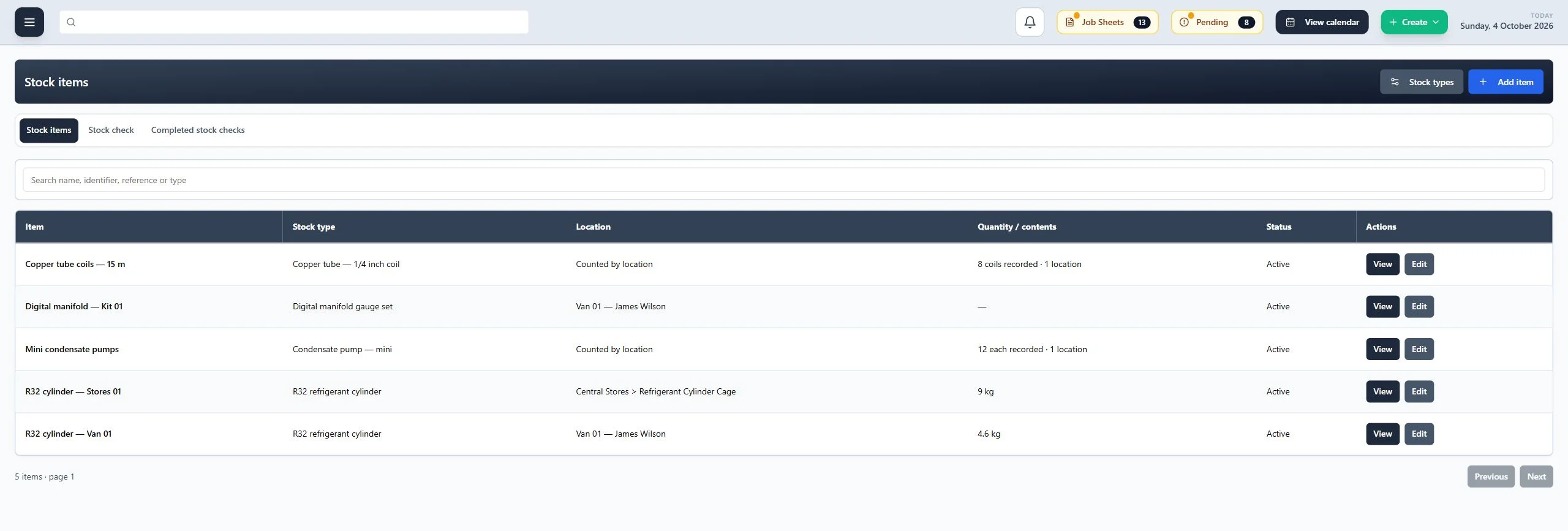 ClimaticFlow: Stock register showing counted parts, a service tool and refrigerant cylinders with their locations and recorded quantities.